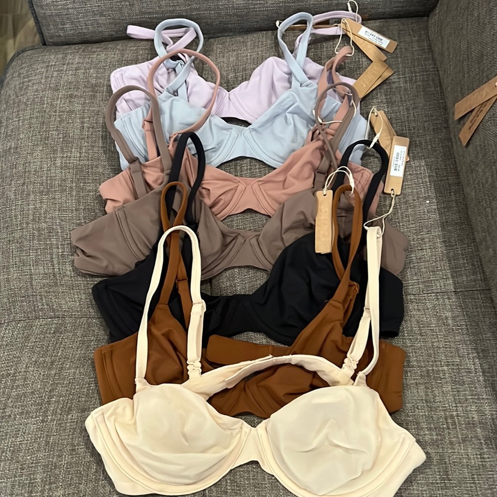 Skims Underwire Bra - Picture 1 of 14